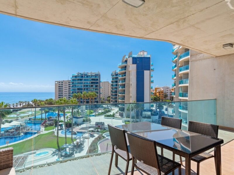 Apartament z widokiem na morze w Punta Prima